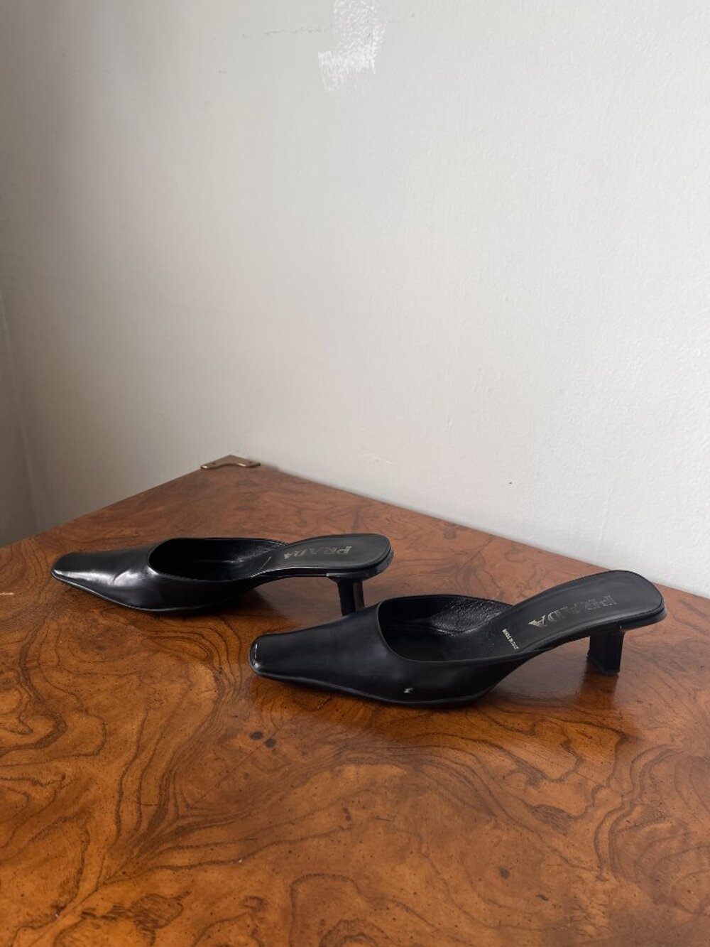 Prada Vintage Y2K Leather Mules EU 39.5 US 9.5  Minimalist Early 2000s Designer - Picture 4 of 5